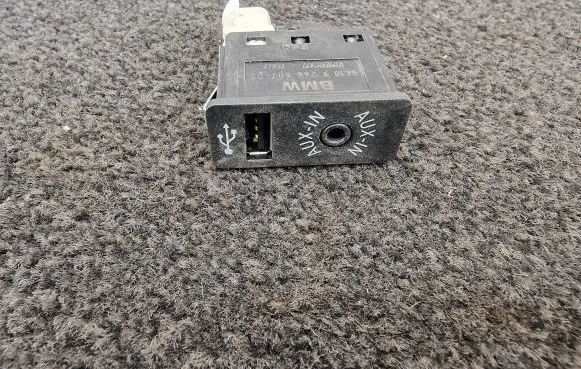 BMW X4 F26 USB socket connector 9266607