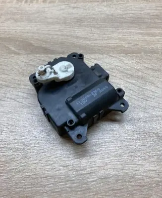Suzuki Liana Air flap motor/actuator 1138002350 2F2690