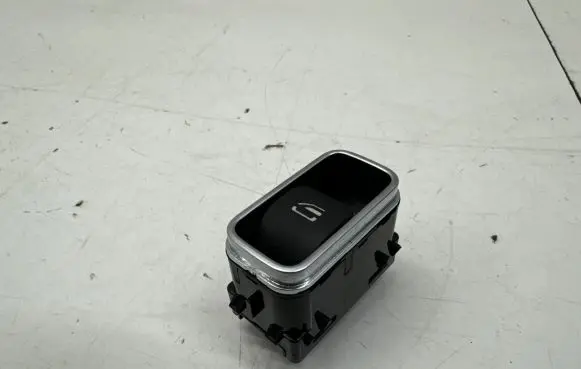 Mercedes-Benz CLA C118 X118 Electric window control switch A1679050201