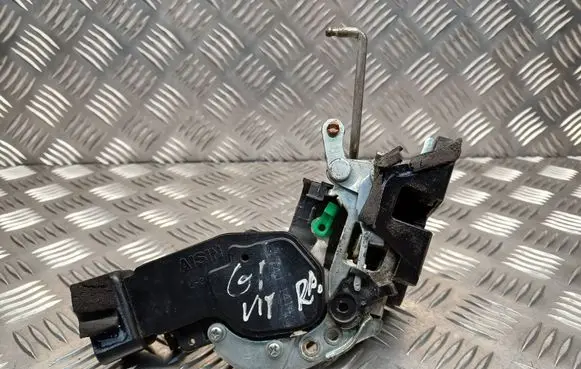 Suzuki Grand Vitara I Rear door lock 174J1414
