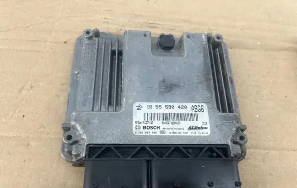 Opel Insignia A Engine control unit/module 55590420 55579447 281019