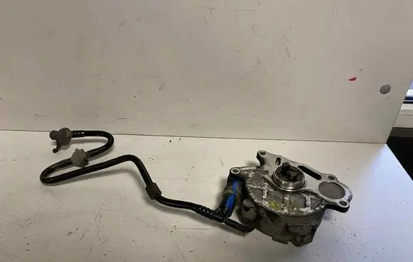 Volkswagen Caddy Vacuum pump 03L145100F