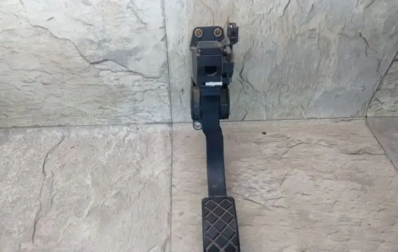 Audi A3 S3 8L Accelerator throttle pedal 1J1721503K 0281002342