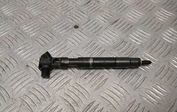 Mercedes-Benz E W212 Fuel injector A6510703287