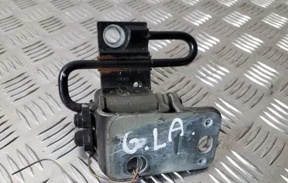 Volkswagen Touran II Rear door lower hinge 1T0838411C