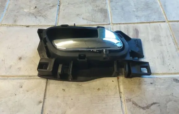Peugeot 5008 Front door interior handle 9683446577 9683446077