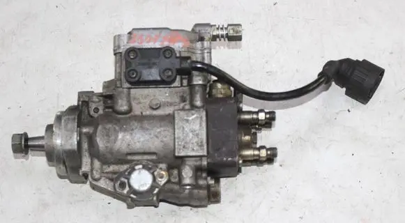 BMW 3 E36 Fuel injection high pressure pump 2245812 520200 015867