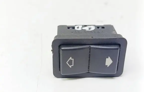 BMW 5 E39 Electric window control switch 8368974