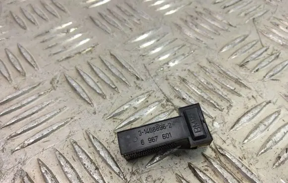BMW 5 E60 E61 Brake pedal sensor switch 6967601