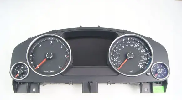 Volkswagen Touareg II Speedometer (instrument cluster) 7P6920980A