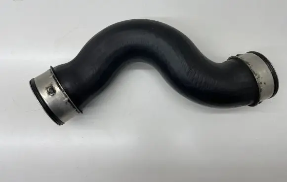 Volkswagen Jetta V Intercooler hose/pipe 5674052