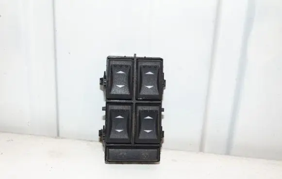 Ford Mondeo Mk III Electric window control switch 3S7T14A132BA 1230391