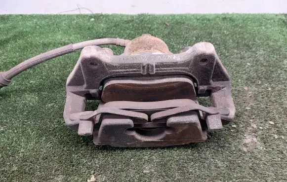 Land Rover Discovery 5 Front brake caliper VL2A426M 1109