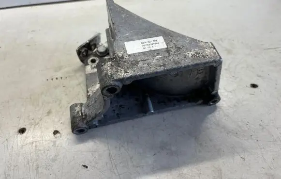 Opel Vivaro Engine mounting bracket 8200627898 064341 A2C53091644