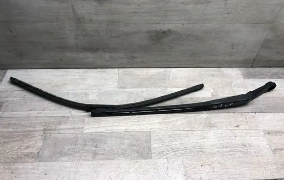 Audi Q7 4M Front wiper blade arm 4L1955407A