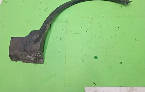 Ford Kuga I Front arch trim 8V41S16D238A