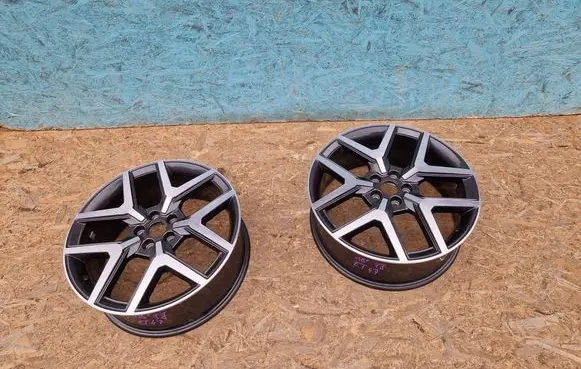 Seat Arona R15 alloy rim 8F9601025B