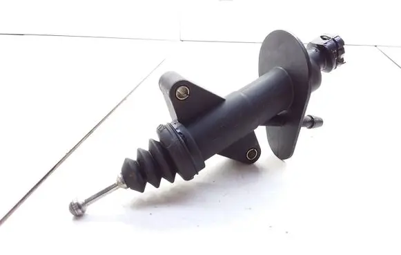 Ford Mondeo Mk III Clutch master cylinder 1S717A543AB
