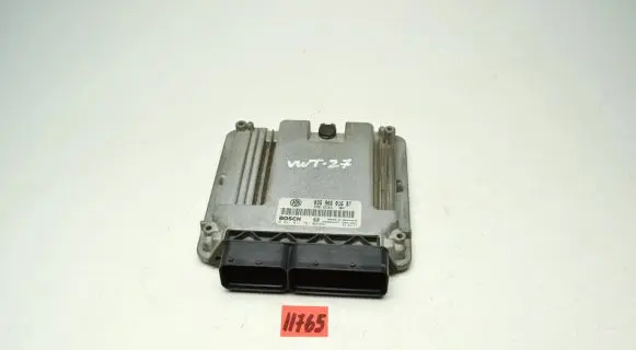 Volkswagen Touran I Engine control unit/module 03G906016BT 0281011761 1039S04447