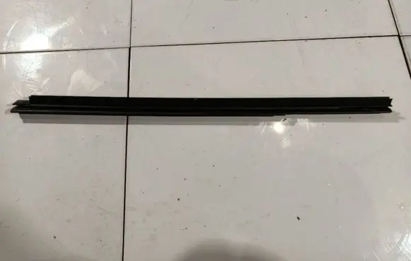 Fiat Bravo Rear door glass trim molding 