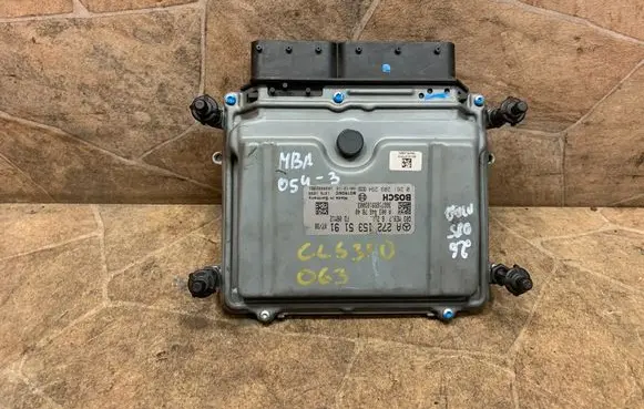 Mercedes-Benz CLS C218 X218 Engine control unit/module A2721535191