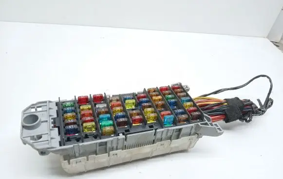 Opel Meriva A Fuse module 