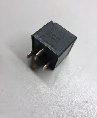 Audi A4 S4 B8 8K Other relay 8K0951253 PA66GF25 V23136B6X72