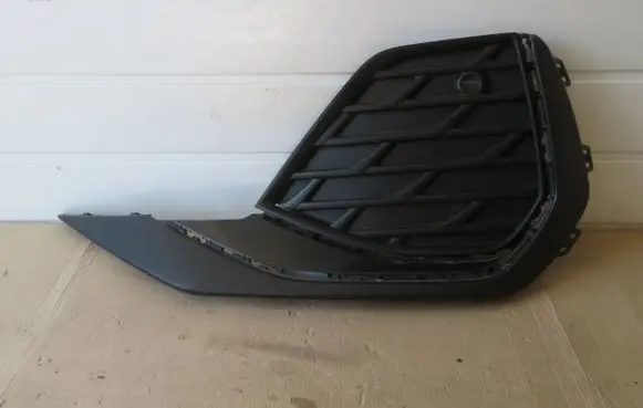 Audi A3 S3 8V Front bumper lower grill 8Y0807681H