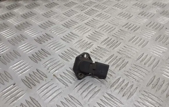 Volkswagen Golf IV Air pressure sensor 038906051