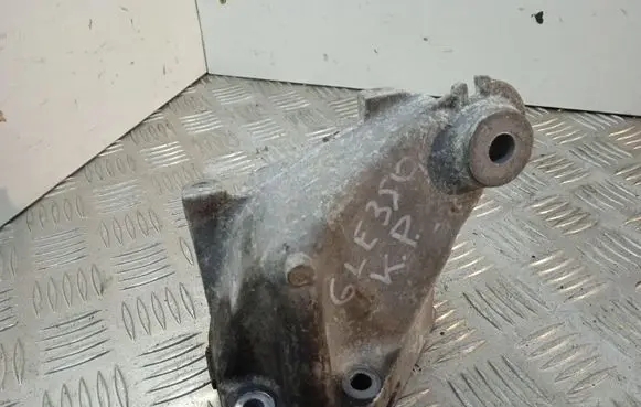 Mercedes-Benz GLE (W166 - C292) Engine mounting bracket A6422236304