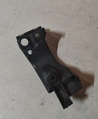 Audi A8 S8 D3 4E Fender mounting bracket 4E0853921