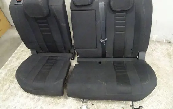 Peugeot 308 SW Second row seats