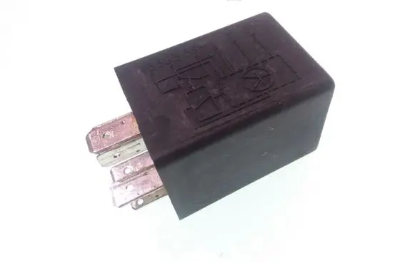 Volkswagen PASSAT B3 Other relay 321955531A