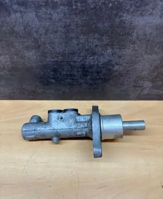 Volkswagen Touran I Master brake cylinder W1945JT8