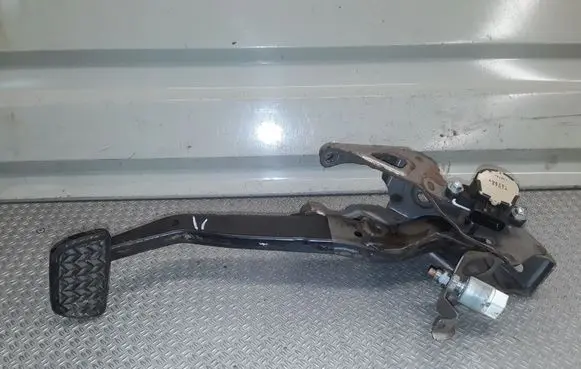 Toyota Prius (XW20) Brake pedal 8951047010