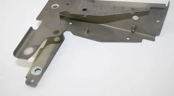 Porsche Panamera (970) Fender mounting bracket 97050435504