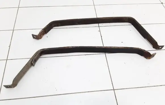Toyota Avensis T250 Fuel tank mounting bracket 