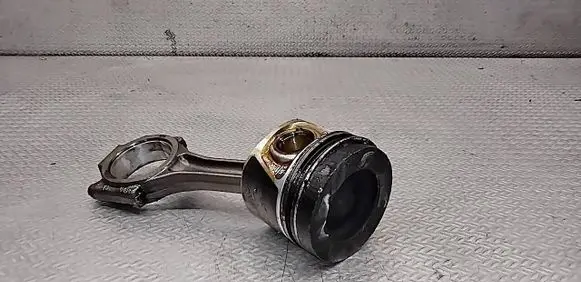 Volkswagen Transporter - Caravelle T5 Piston with connecting rod 