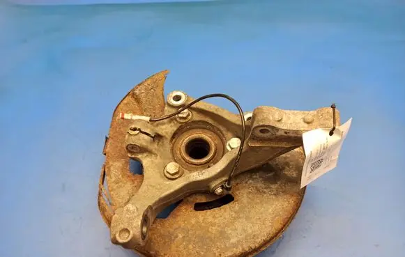 Front wheel hub