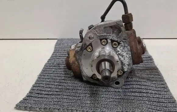 Toyota Avensis T250 Fuel injection high pressure pump 221000G010 HU2940000101