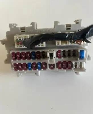 Nissan Pathfinder R51 Fuse module