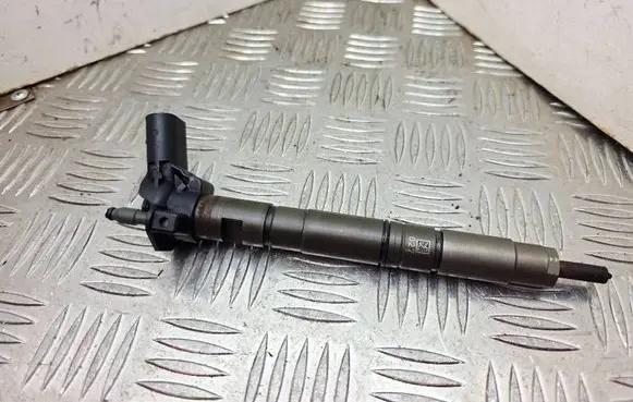 Audi A4 S4 B8 8K Fuel injector 0445116030 03L130277