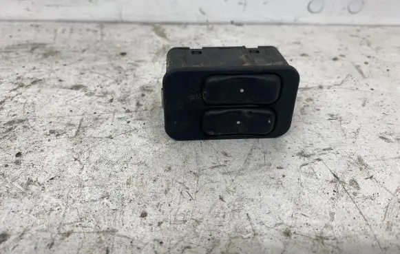 Opel Zafira A Electric window control switch 13363201