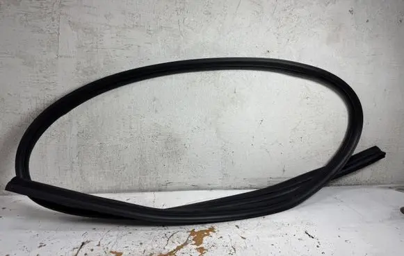 Ford Kuga I Rubber seal loading door window/glass 