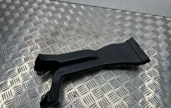 Lexus GS 300 350 430 450H Cabin air duct channel 5886230070