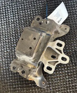 Volkswagen PASSAT B8 Gearbox mount 5Q0199555AD ME4TM0M 21092015
