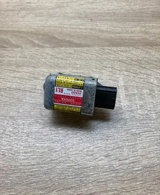 Toyota Prius (XW20) Airbag control unit/module 8986047040 1879000892