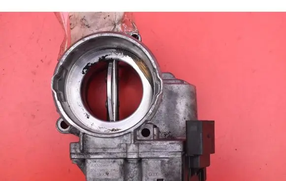 Volkswagen Touran I Throttle body valve 03G128063C