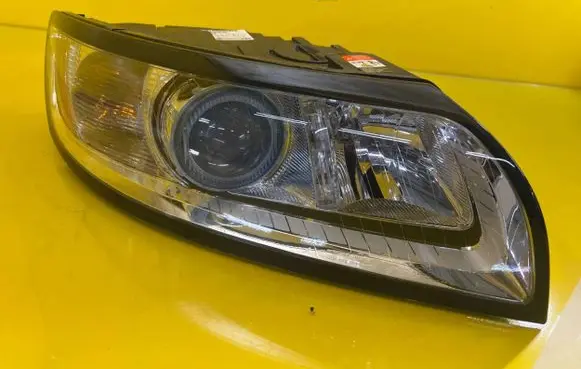 Volvo S40 Headlight/headlamp 31265699
