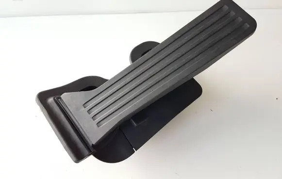 Mazda CX-5 Accelerator throttle pedal GHP941600B 28042014 6PV31204105